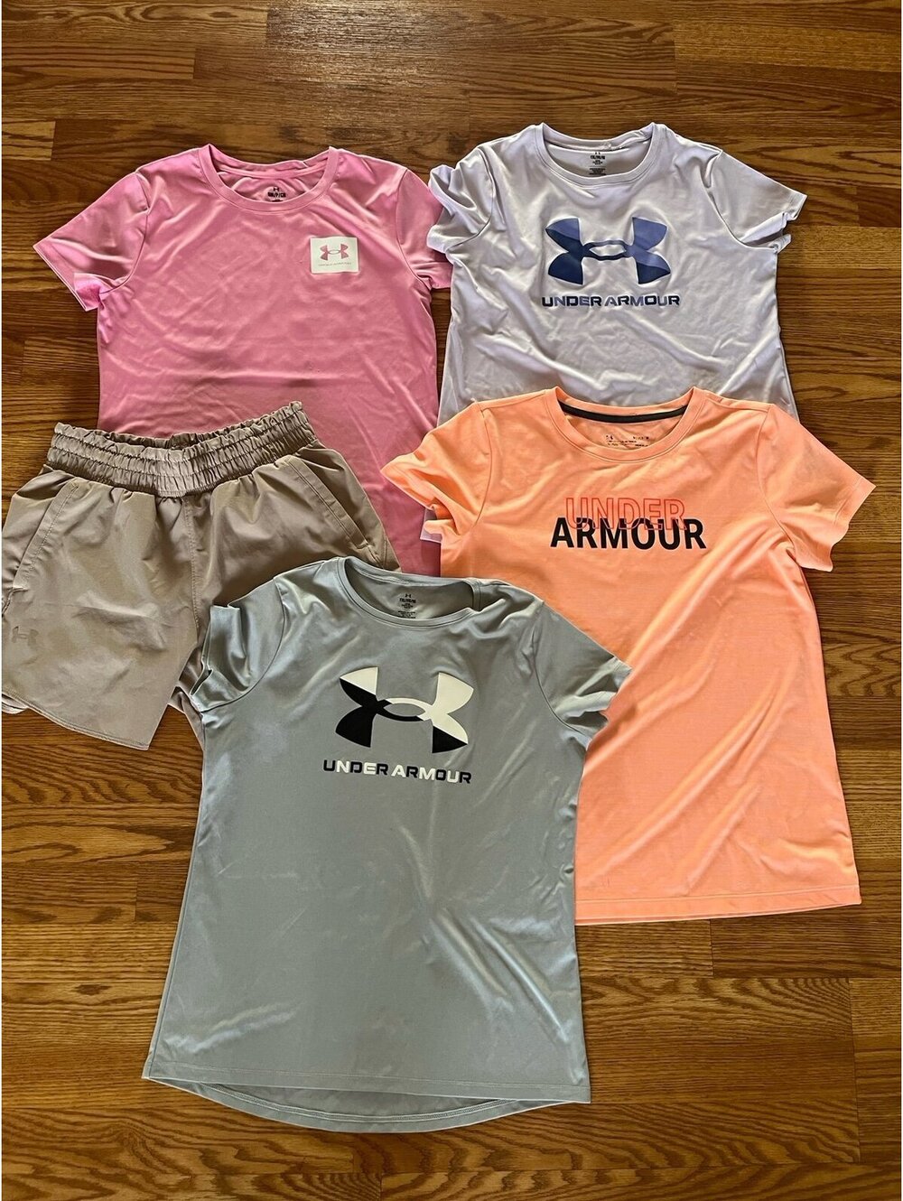 Women’s size Small Under Armour bundle